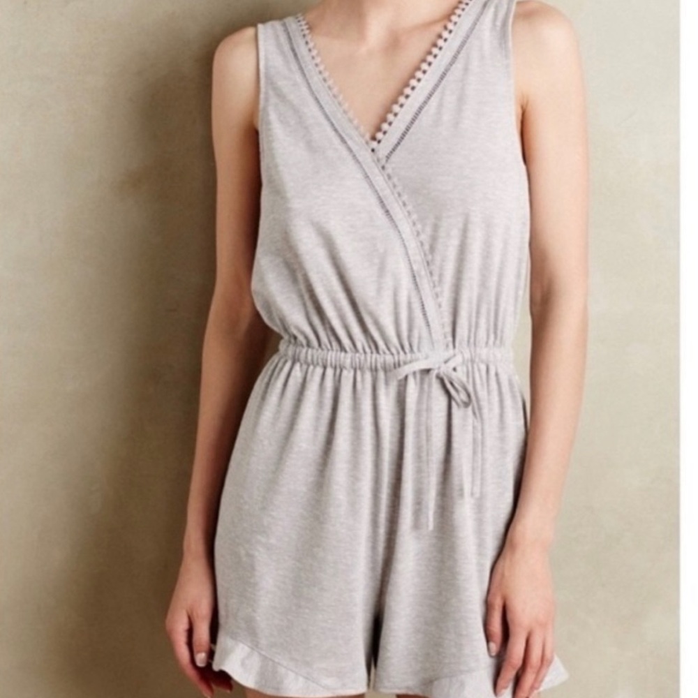 Anthropologie by Eloise grey romper size XS